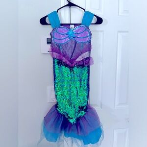Adorable Girls Mermaid costume size 6-6x with headband